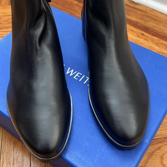 New Stuart Weitzman Women’s RILEY Leather Side Zip Booties in Black, Size 7.5 - Picture 3 of 6